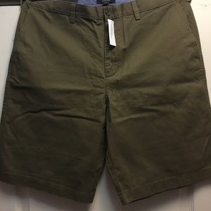 NWT Banana Republic Emerson Olive shorts